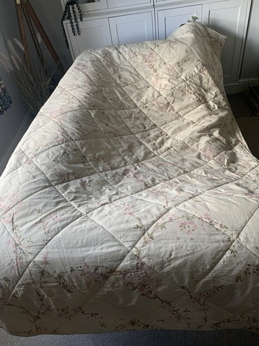 Sanderson bedspread quilt - sanderson,