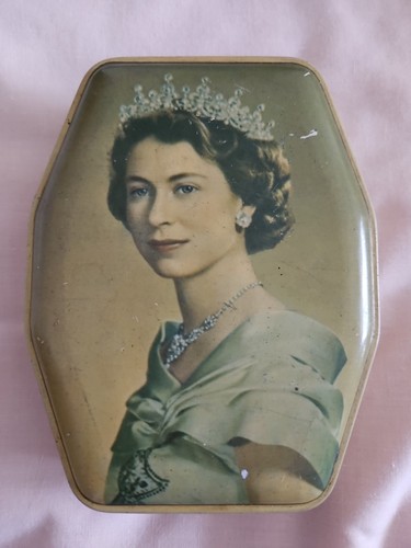 Vintage queen elizabeth - vintage,