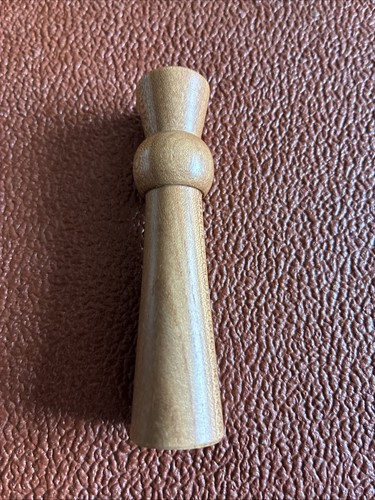 Wooden thistle shaped needle - wooden,