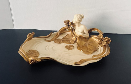 Lady water sculptured - water,