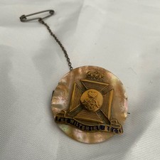 WW2 Wiltshire Regiment mother of pearl and metal Sweetheart Brooch 