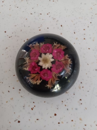 Pretty vintage dried flower - pretty,