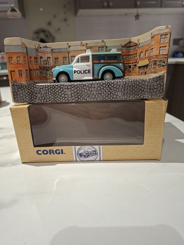 Corgi morris minor - 1/43,