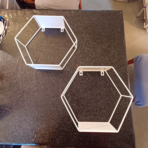 White hexagon metal wall - 2x,