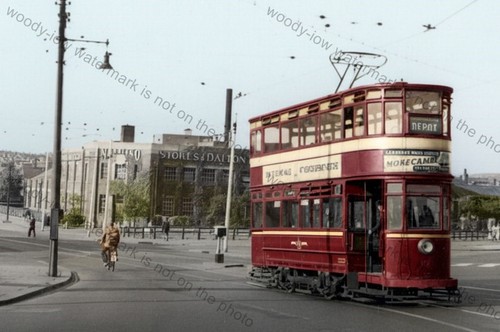 Zc046 leeds tram - 106, to