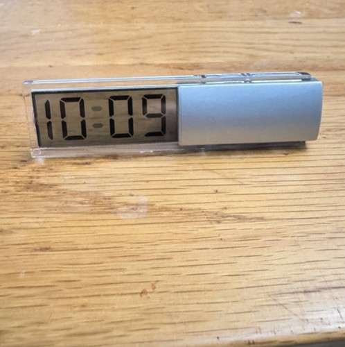 Digital travel clock - ,