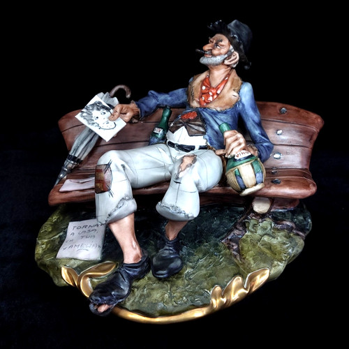 Capodimonte figurine old man - figurine,