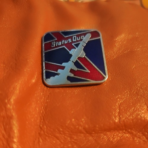 Status quo badge francis - status,