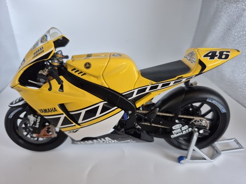 Minichamps yamaha yzr m1 - minichamps, 1/12