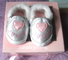 UNWORN  JUICY COUTURE BABY GIRLS SLIP ON SHOES /SILVER /PINK/WHITE  6 wks - 3 Mo