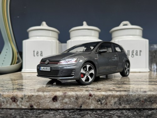 Norev volkswagen golf - 1:18,