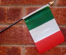ITALY SMALL HAND WAVING FLAG
