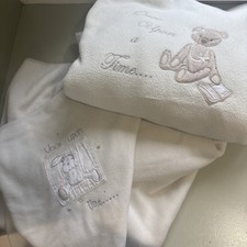 TWO MAMAS & PAPAS ONCE UPON A TIME FLEECE BLANKET IVORY COLOUR 