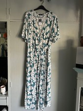 Wallis Size 18 Curve Green Floral Spot Angel Sleeve Wrap Mid Length Dress BNWT