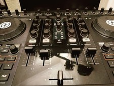 Traktor Kontrol S4 MK1 One