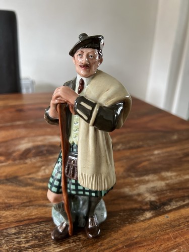 Royal doulton porcelain - 8”,