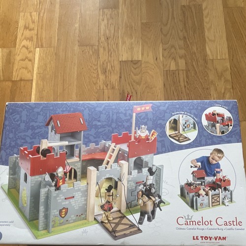 Toy van camelot - le,