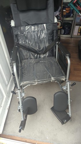 Manual commode wheelchair