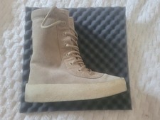 RARE YEEZY  SEASON 2 CREPE