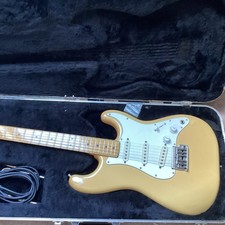 1983 Fender Stratocaster made in USA (Fullerton), cream body, maple neck