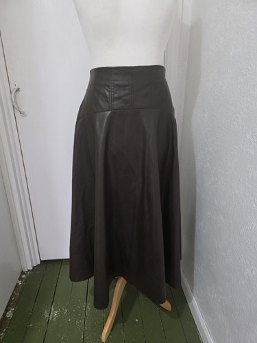 Dark chocolate brown soft - m&s-,