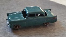 Matchbox Lesney MB 33 Ford Zodiac in Green, Diecast in Excellent Condition