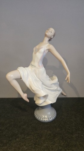 Vintage lladro graceful - vintage,