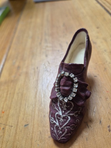 Minature shoe ornament 1999 - ornament,