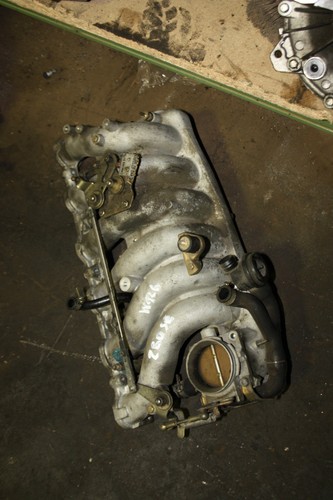 Mercedes intake manifold w123 - manifold,