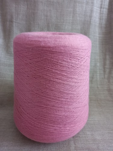 Machine knitting yarn