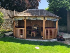 Large Summerhouse/Garden