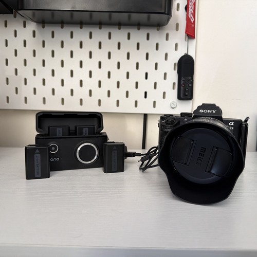 Sony mirrorless camera - sony,