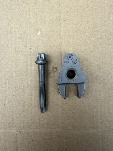 Fuel injector clamp holder - injector,