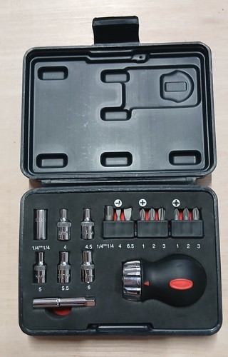 Stubby ratcheting screwdriver - stubby,