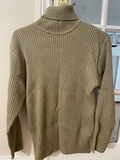 Men's beige ribbed winter jumper from WHISPERING SMITH. Size M. Good condition.