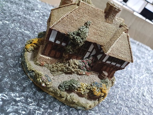 Wealdon house lilliput lane - house,