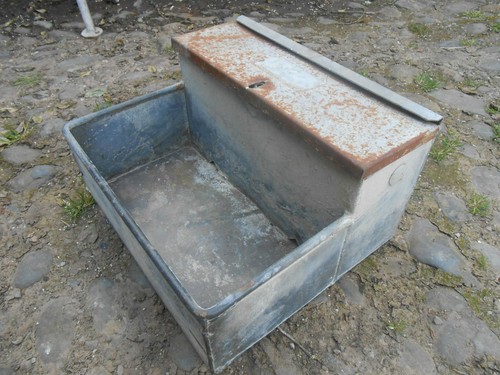 Used rustic galvanised wall - galvanised,