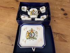 Vintage The Queens' Golden