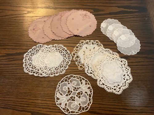 Set floral embroidered - of,
