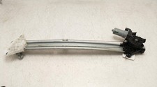 HONDA CRV RIGHT FRONT WINDOW