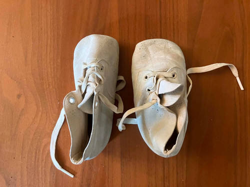 Antique white leather baby - white,
