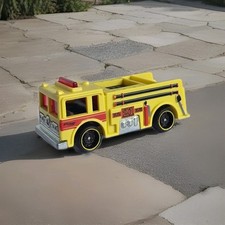 2020 HOT WHEELS FIRE EATER YELLOW 1:64 DIECAST 3" FIRE TRUCK - MINT CONDITION