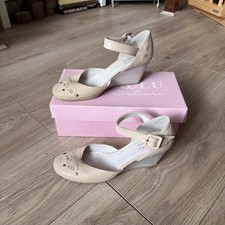 Moshulu Virginia Beige Leather