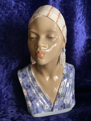 Beautiful figurine bust - beautiful,