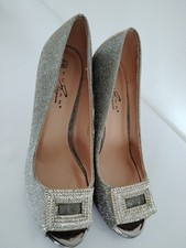 Lunar Elegance Gold Sparkle