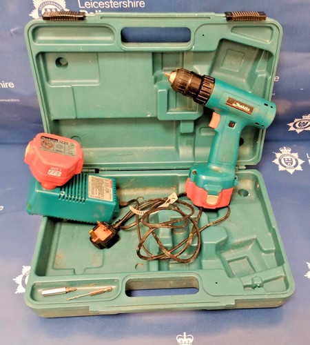 Makita 6223d cordless drill - drill, /