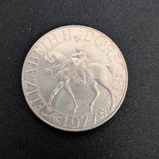 1977 Silver Jubilee Coin Queen Elizabeth II Family Vintage Medal