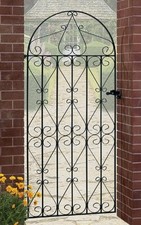 Regent Tall Bow Top Scroll