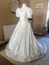 BRIDAL GOWN WITH SHORT TRAIN - NETTING UNDERSKIRT - LACE BEADED BODICE SIZE 10