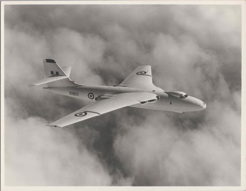 Vickers valiant xd823 49sqn - valiant,